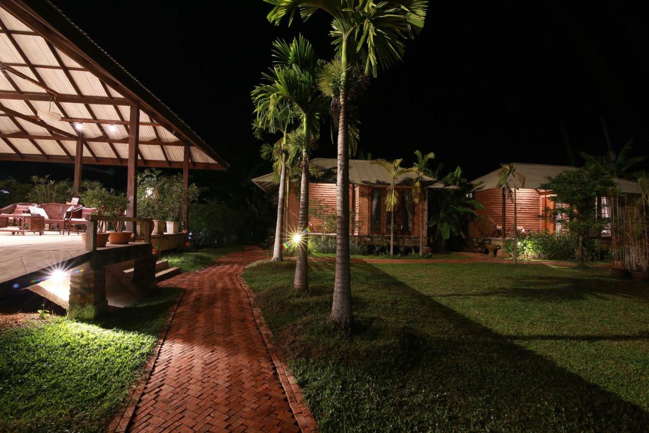 Baansuk Sukhothai Resort Екстер'єр фото
